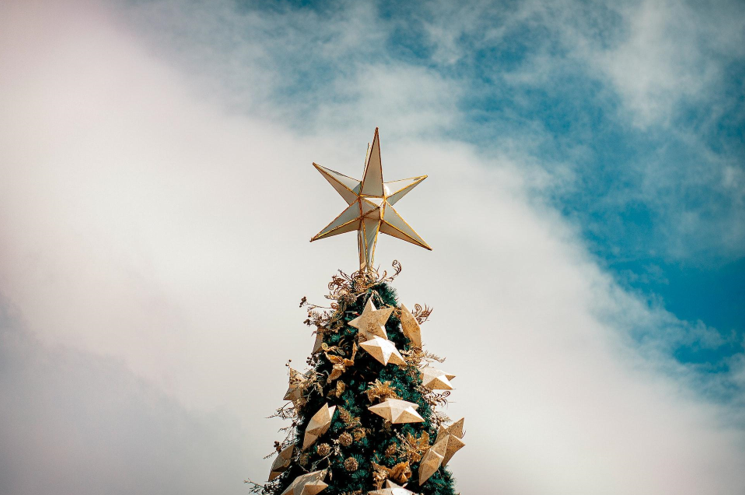 How to Choose the Perfect Artificial Christmas Tree for Your Home