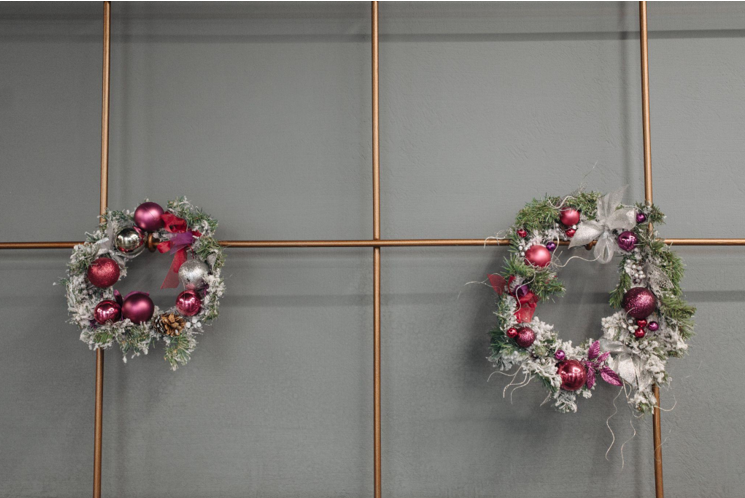 Artificial Christmas Garlands: The Perfect Gift for Spreading Holiday Cheer